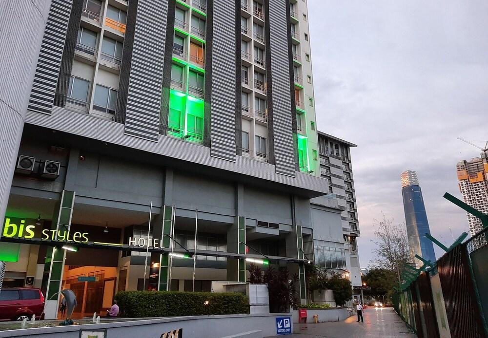 Ibis Styles Kuala Lumpur Fraser Business Park Exterior photo