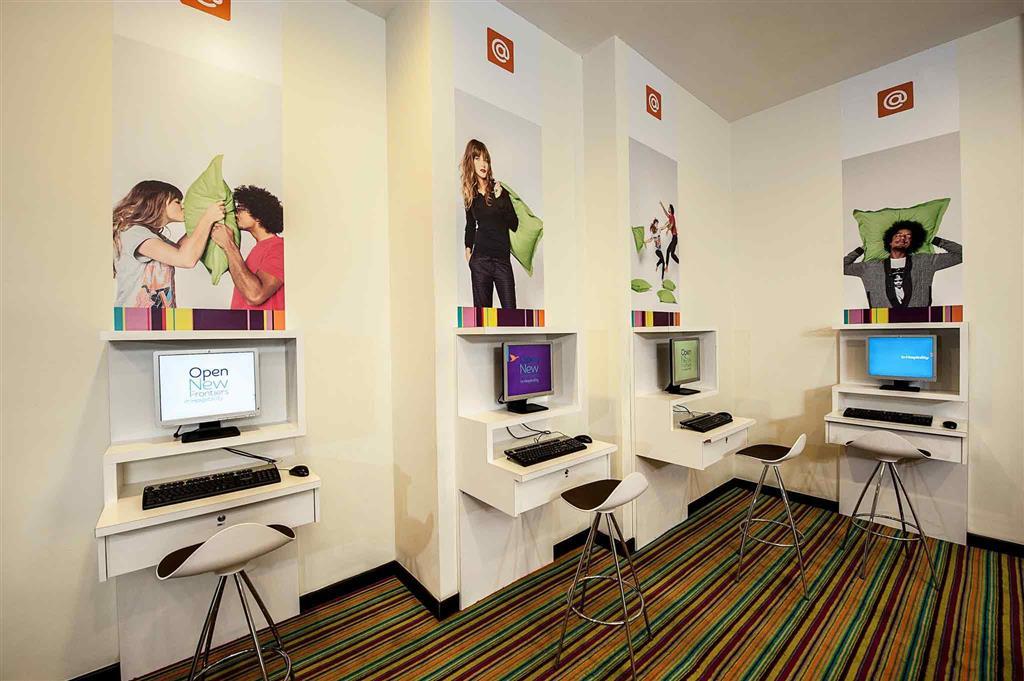 Ibis Styles Kuala Lumpur Fraser Business Park Exterior photo