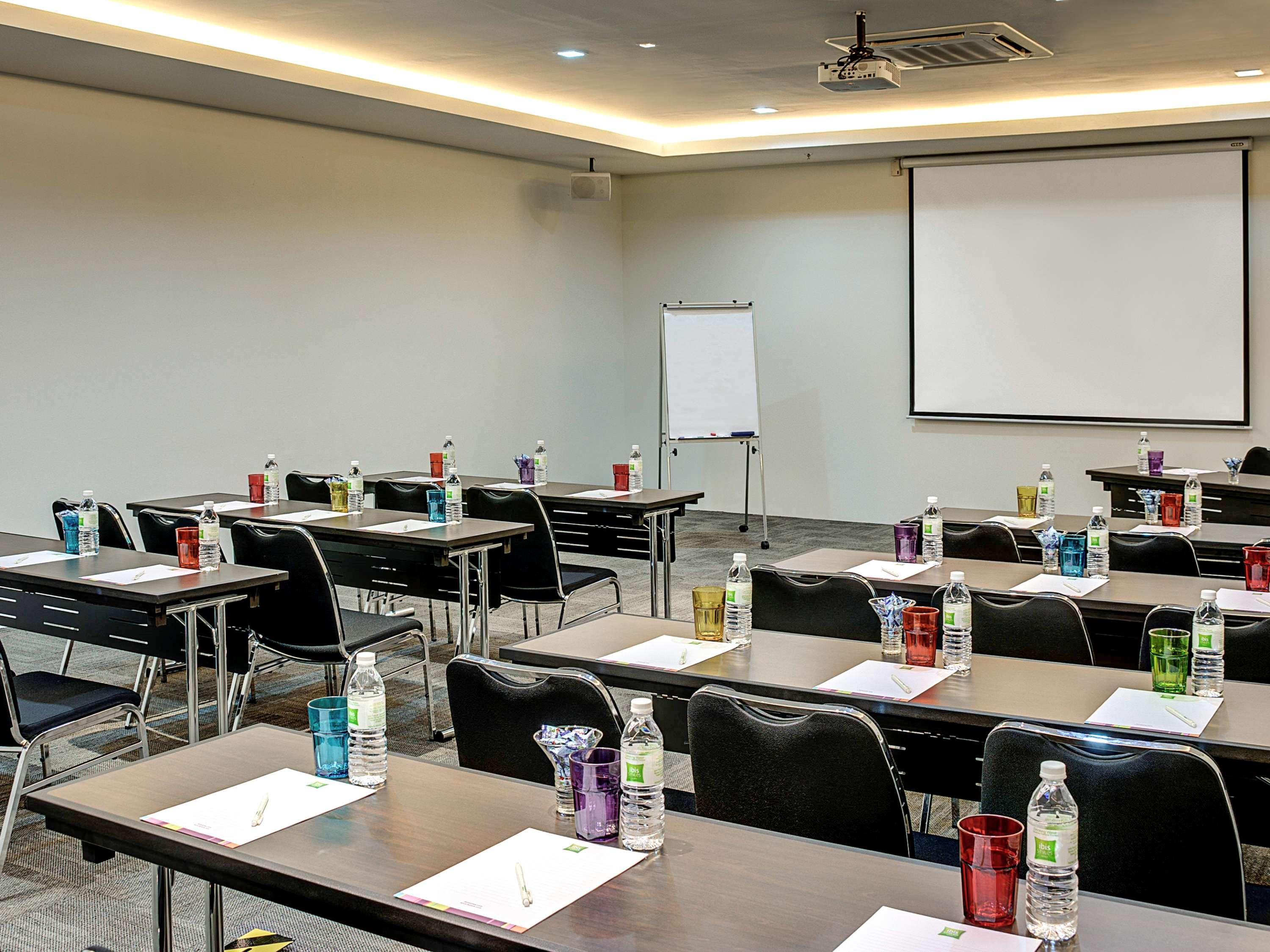 Ibis Styles Kuala Lumpur Fraser Business Park Exterior photo